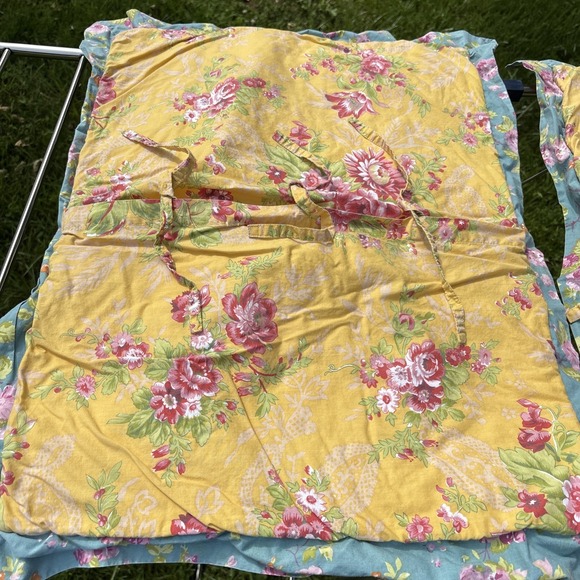 The‎ Company Store 2 Standard Pillow Shams Quilted Flowers Floral Patchwork - Picture 11 of 16